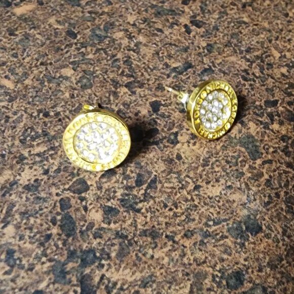 Stud earings - Picture 2 of 3